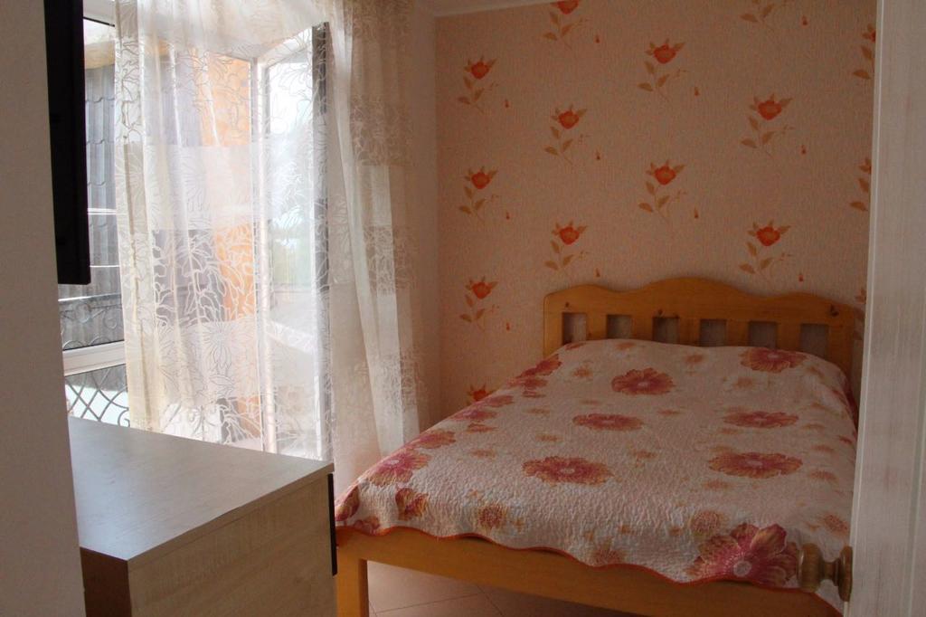 Guest House Albatros Cholponata Buitenkant foto